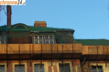 Siekierowice Elewacja i stary tynk - Zabezpieczenie przed odpadającym tynkiem z ścian na ulicę Sklep Siekierowice